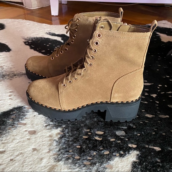 Vince Camuto Mecale Tan Suede Combat 